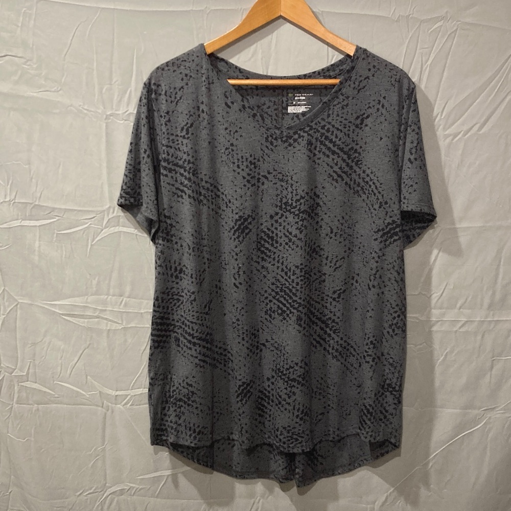 Tek Gear Charcoal and Black Patterned Tee